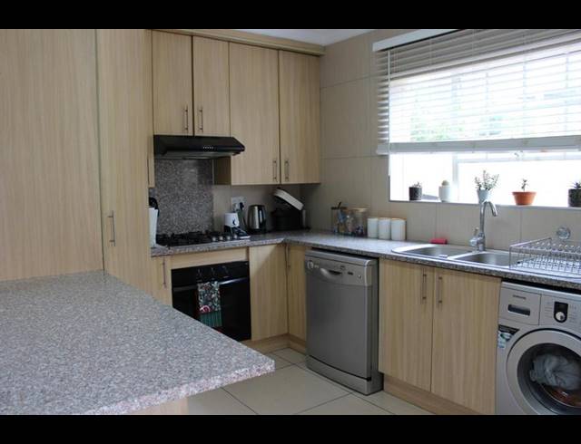 2 BEDROOM TOWNHOUSE FOR SALE IN BEDFORDVIEW